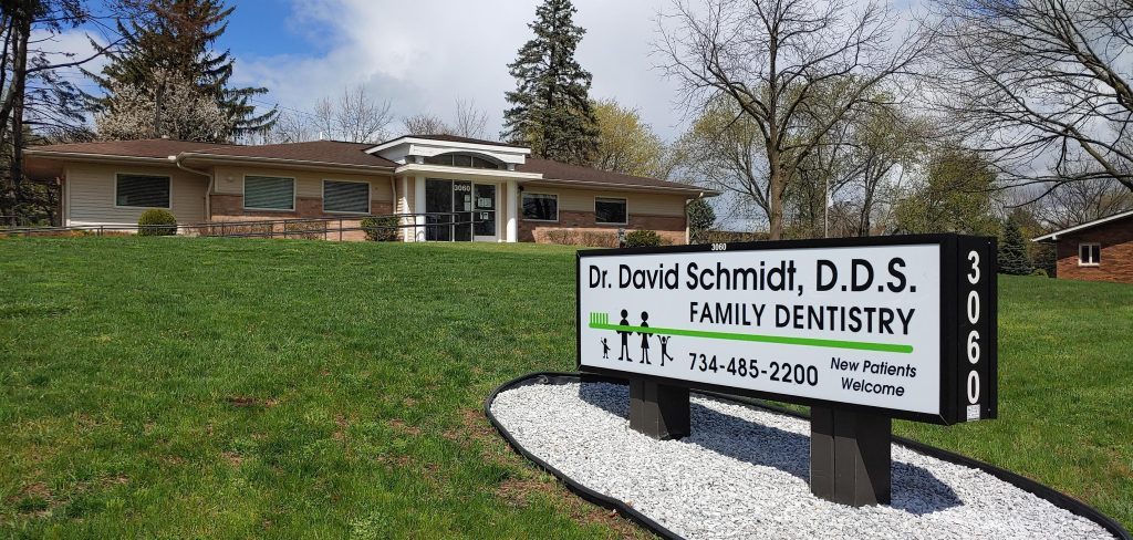 David Schmidt, DDS office and sign at 3060 Packard Road, Ypsilanti